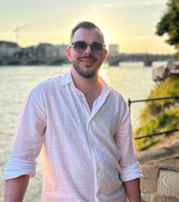 Román Múñoz García